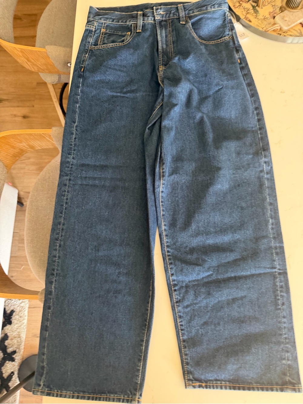 Hailey Bieber Extra-baggy  -Jeans in Medium Indigo View 3